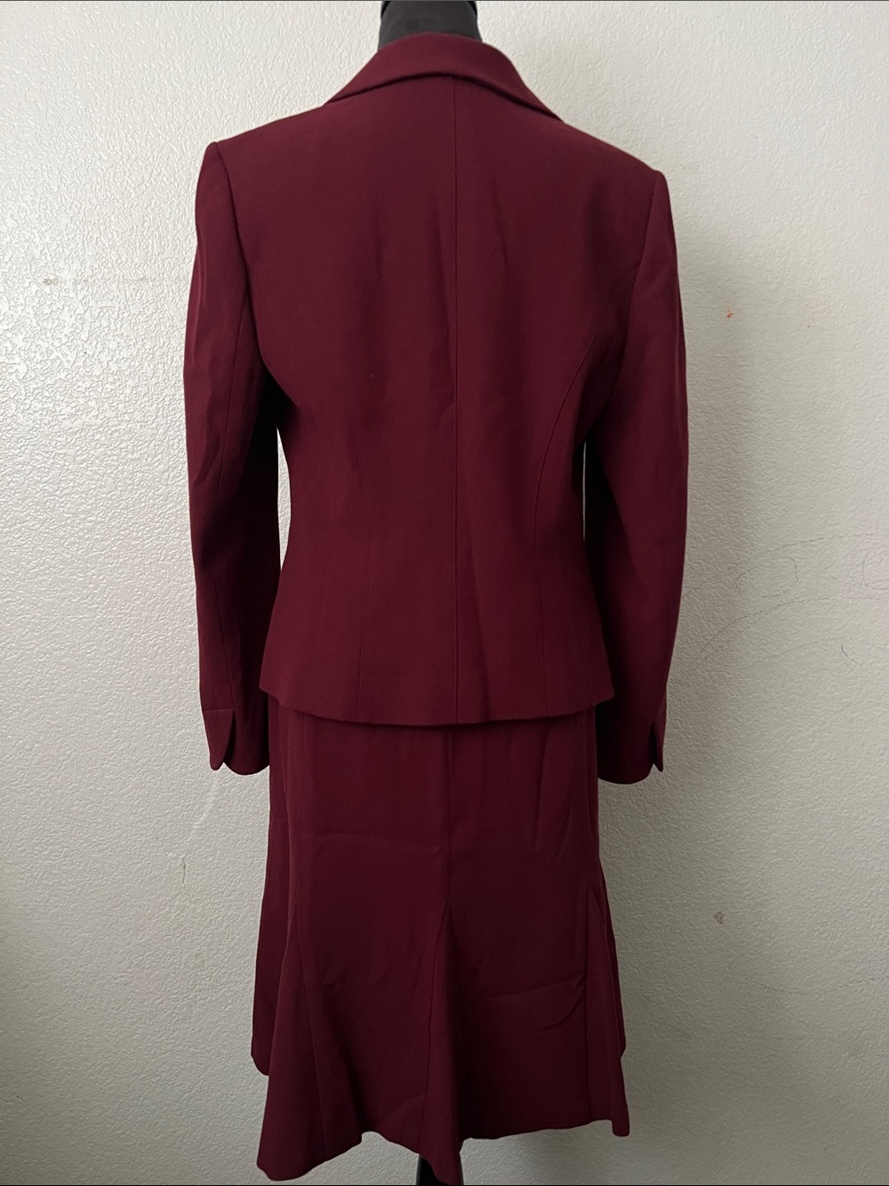 Ann Taylor Women's Burgundy Two-Piece Skirt Suit - Picture 2 of 6